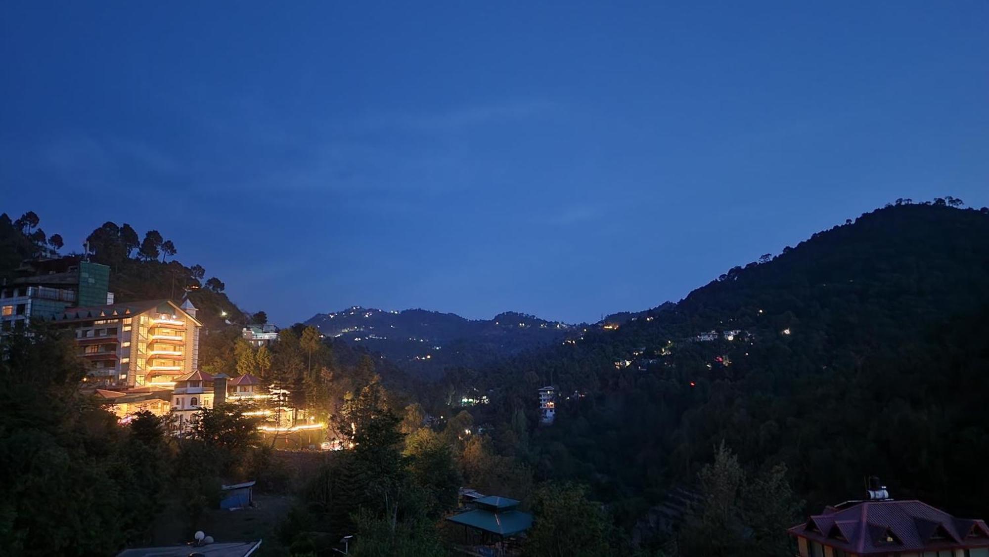 Hotel Royal Ark - Kasauli Eksteriør billede
