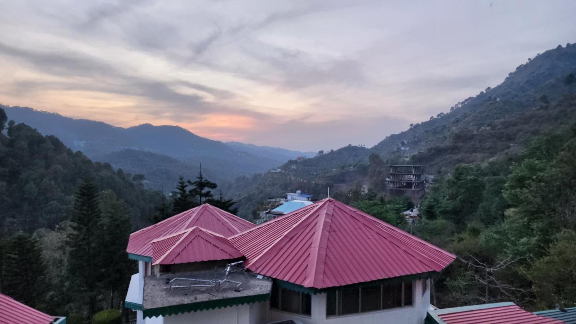 Hotel Royal Ark - Kasauli Eksteriør billede