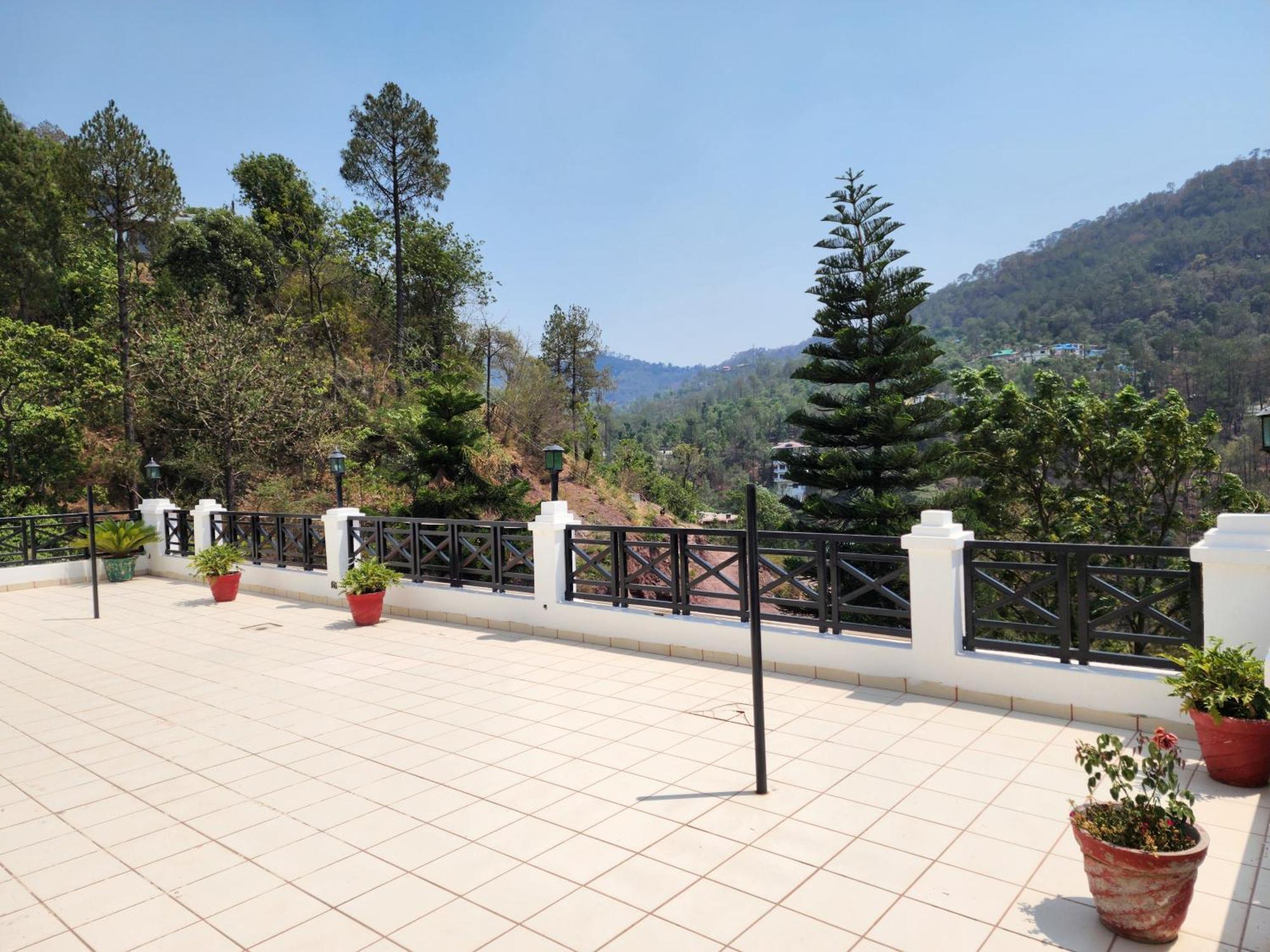 Hotel Royal Ark - Kasauli Eksteriør billede