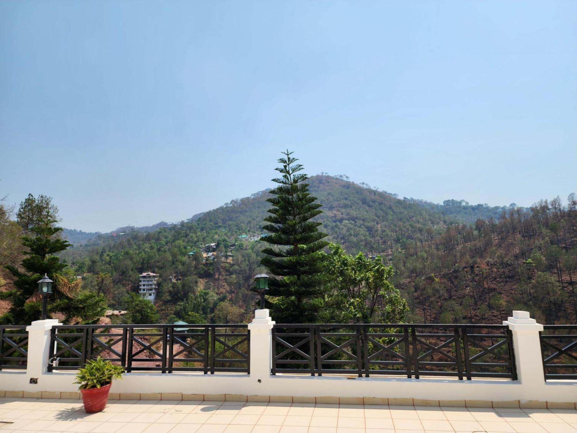 Hotel Royal Ark - Kasauli Eksteriør billede
