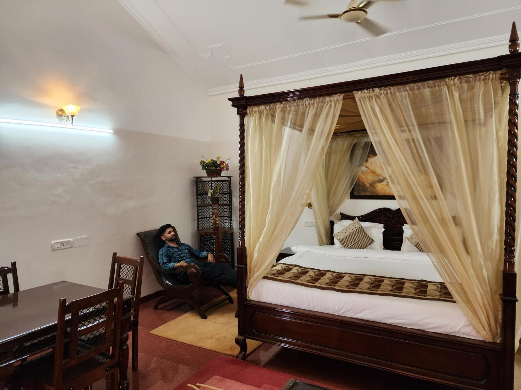 Hotel Royal Ark - Kasauli Eksteriør billede